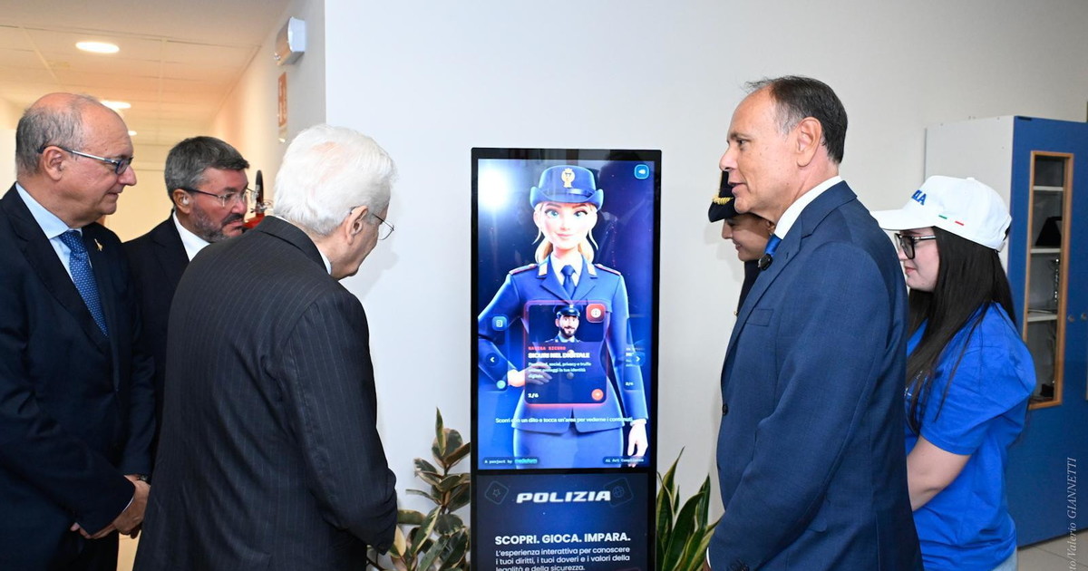 amatrice la polizia presenta il primo totem multimediale per gli studenti da Iltempo.it amatrice la polizia presenta il primo totem multimediale per gli studenti