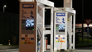 Prezzi della benzina: ancora rialzi nonostante i segnali di pace. Nuovo record per il diesel