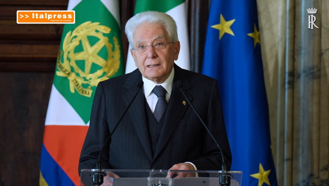 Mattarella 'Inaccettabile che difficoltà economiche siano ostacoli alle cure'